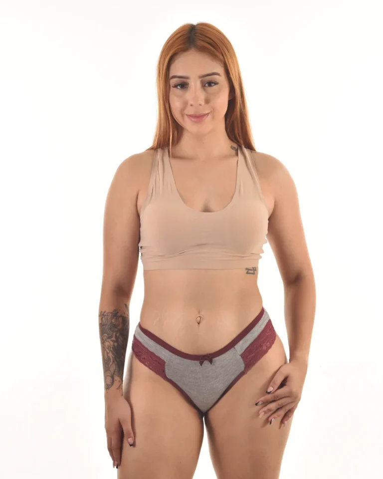 Calcinha Coton com Renda Lateral — Conforto e Charme