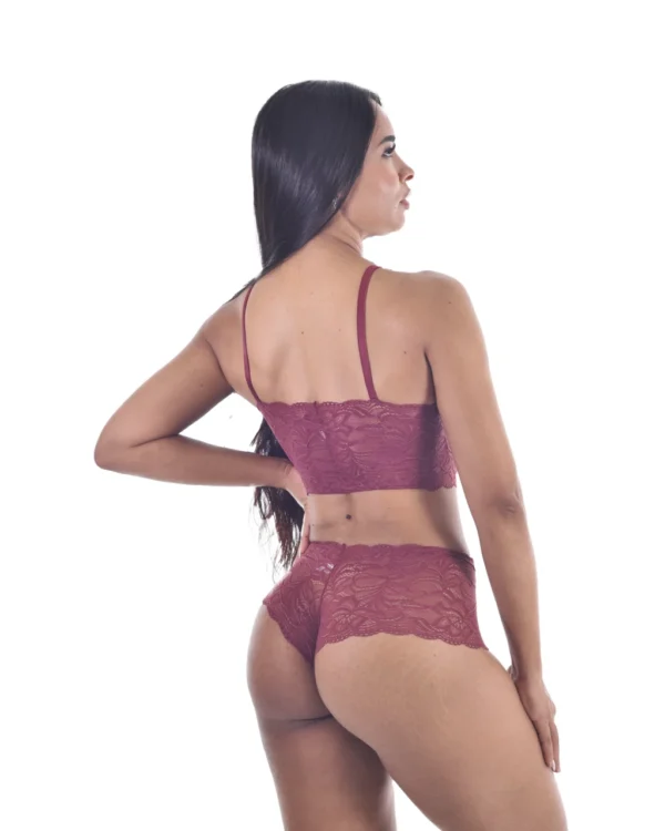 Conjunto Rendado — Delicadeza e Estilo — foto 2