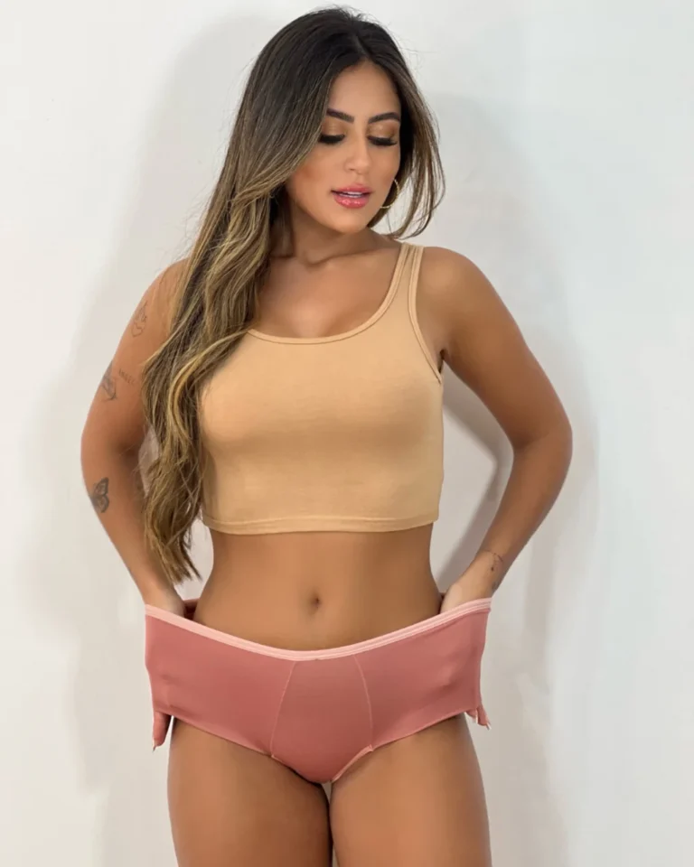 Calcinha Suede Conforto com Lateral Larga — Maciez e Estilo