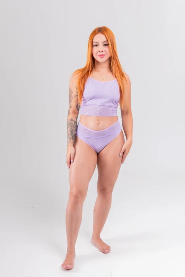 Conjunto sem bojo em suede canelado e detalhe em renda — foto 7