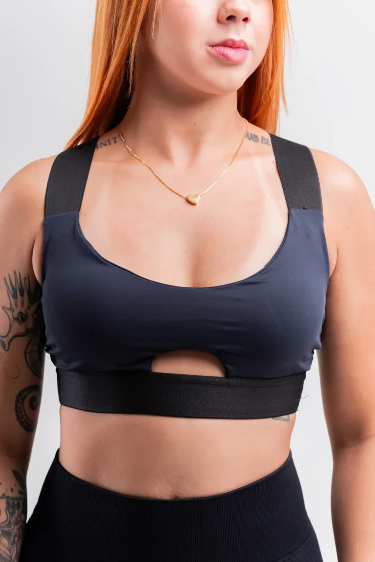 Sutiã top total black em microfibra com bojo